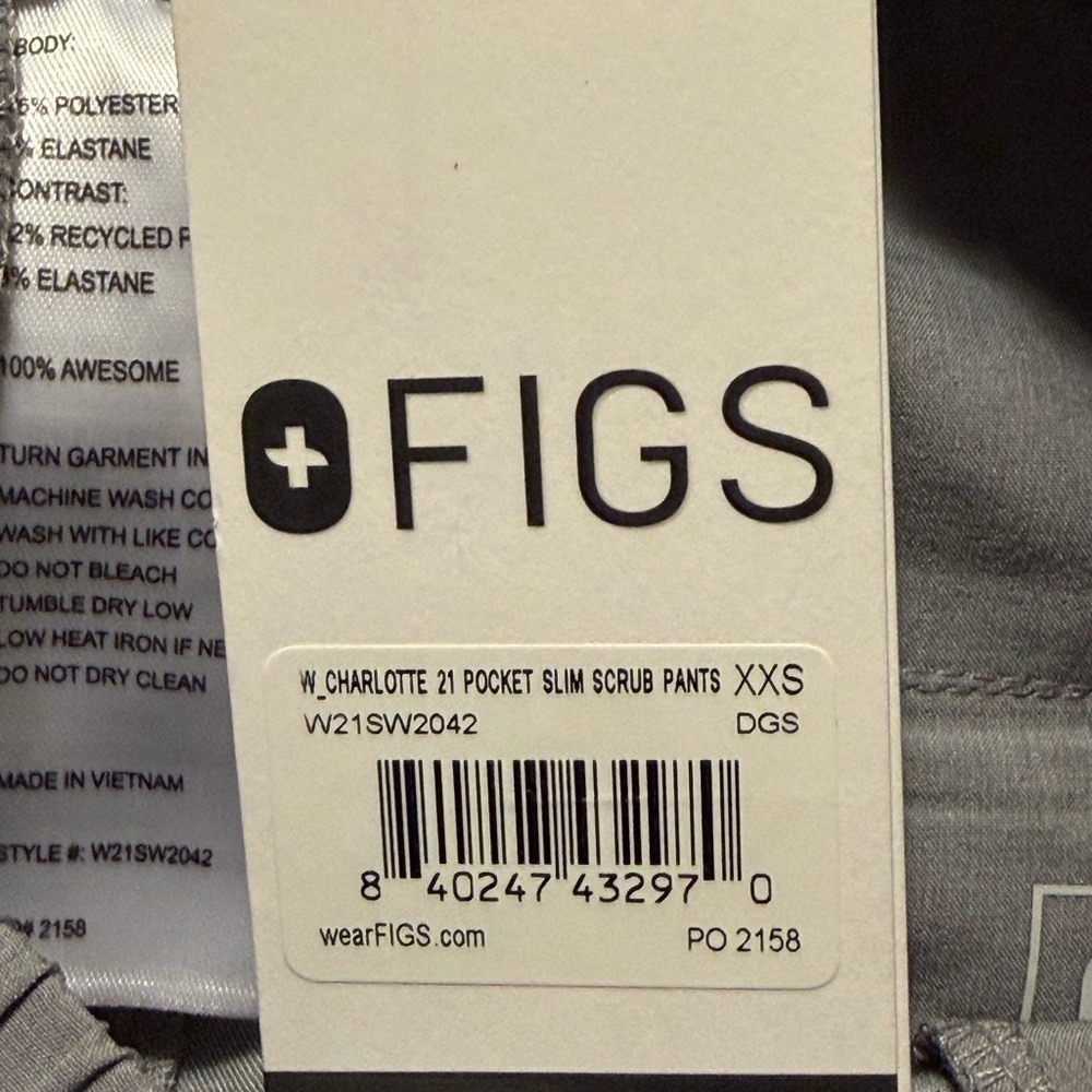 Figs Charlotte 21 Pocket Slim Jogger Scrubs - Picture 10 of 13